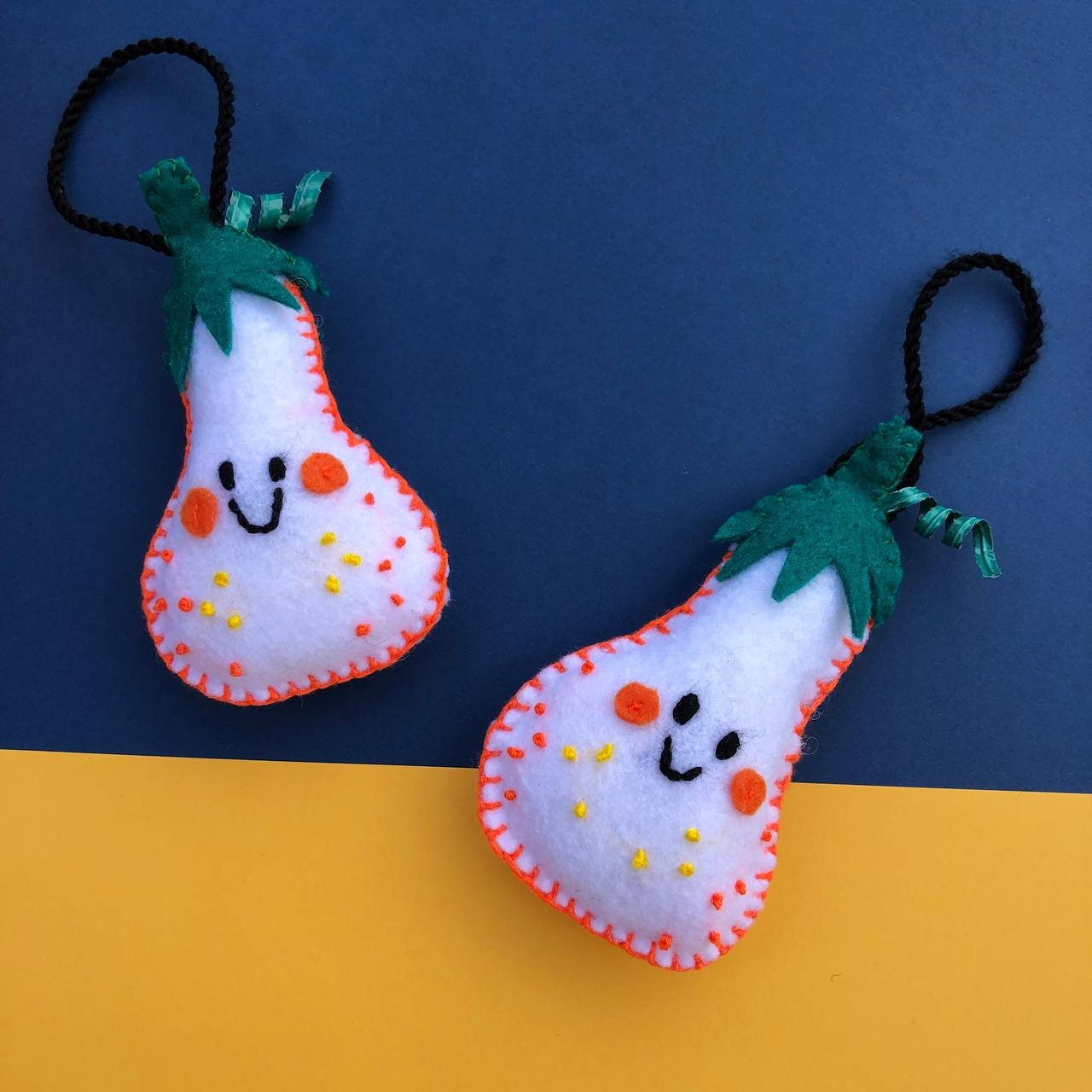 Calabaza Blanca | Adorno de fieltro hecho a mano, diseño original. Decoración Arbol de Navidad Halloween