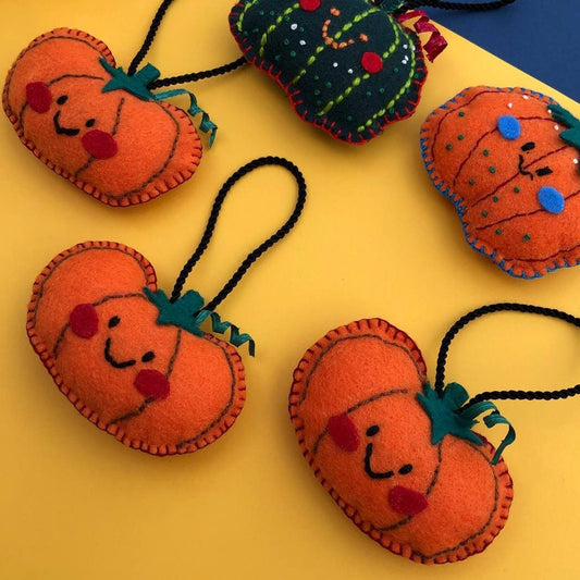 Calabaza Naranja | Adorno de fieltro hecho a mano, diseño original. Decoración Arbol de Navidad