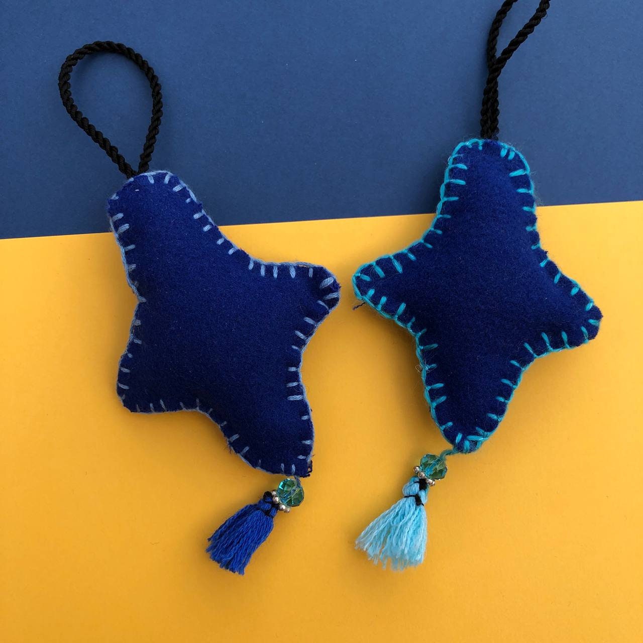 Estrellita | Adorno de fieltro hecho a mano, diseño original. Decoración Arbol de Navidad