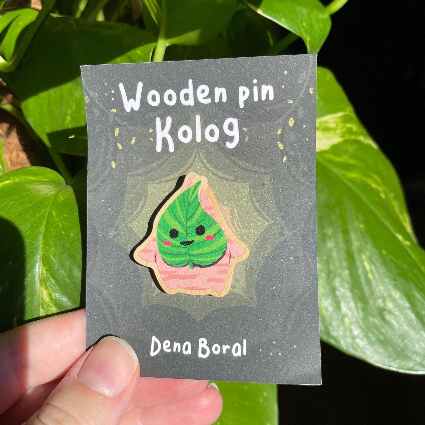 Pin de Madera Kolog verde Zelda | Zelda Green Kolog Natural Wooden Pin Badge | ECO Friendly Pine Wood