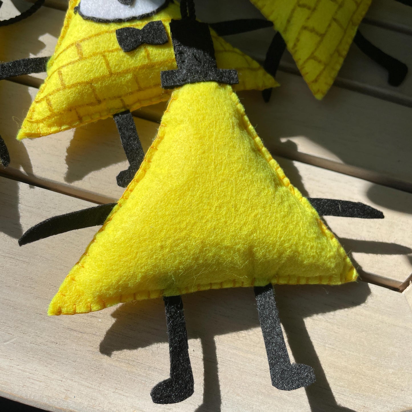 Bill Cipher: Adorno de fieltro hecho a mano, Gravity Falls. Decoración para árbol de navidad y Halloween