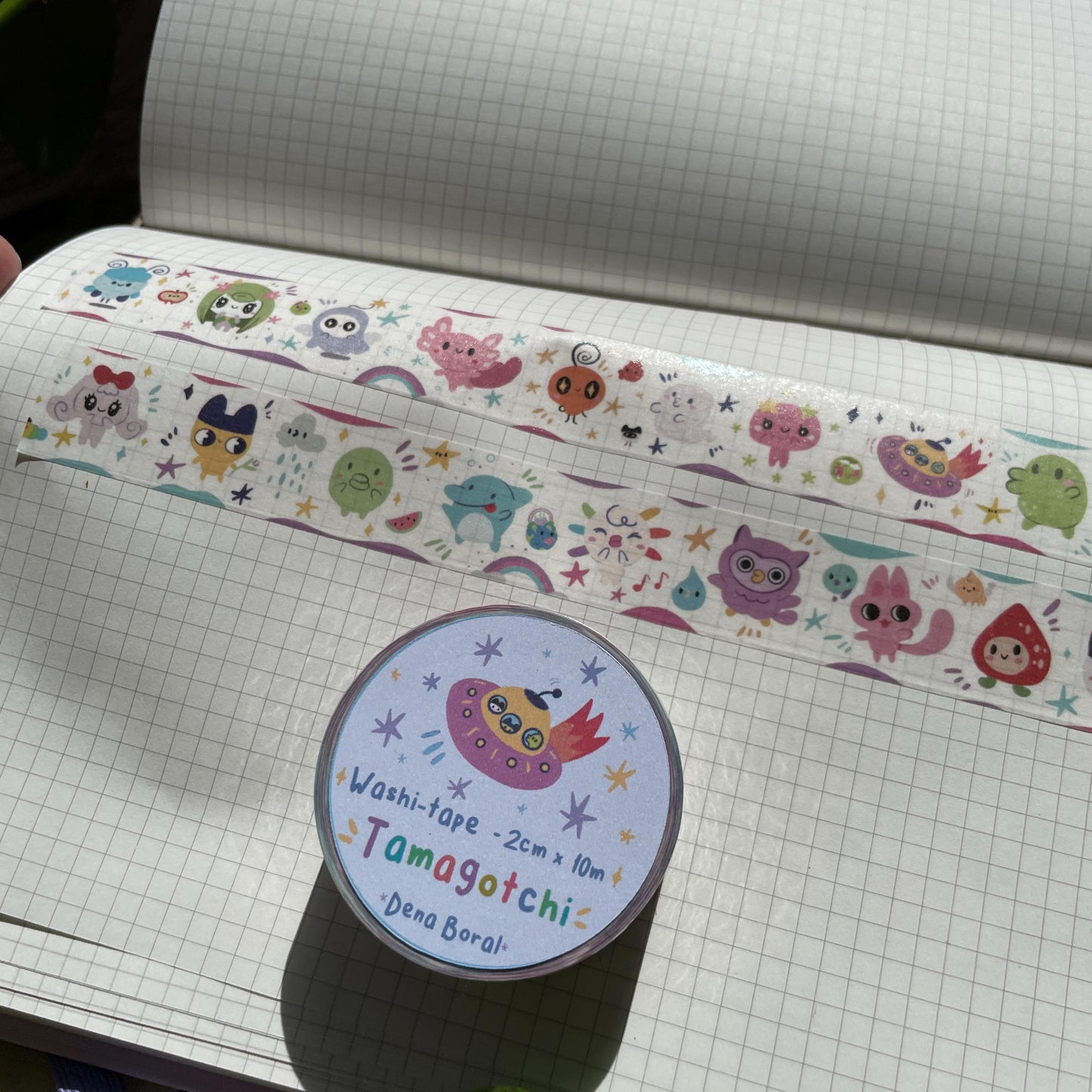 Washi Tape Tamagotchi Ilustrado: Cinta Decorativa Retro y Kawaii de la colección "Tamagotchi Paradise"