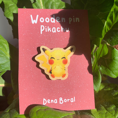 Pin de Madera Pikachu-poke|Pikachu-poke Wooden Pin Badge |