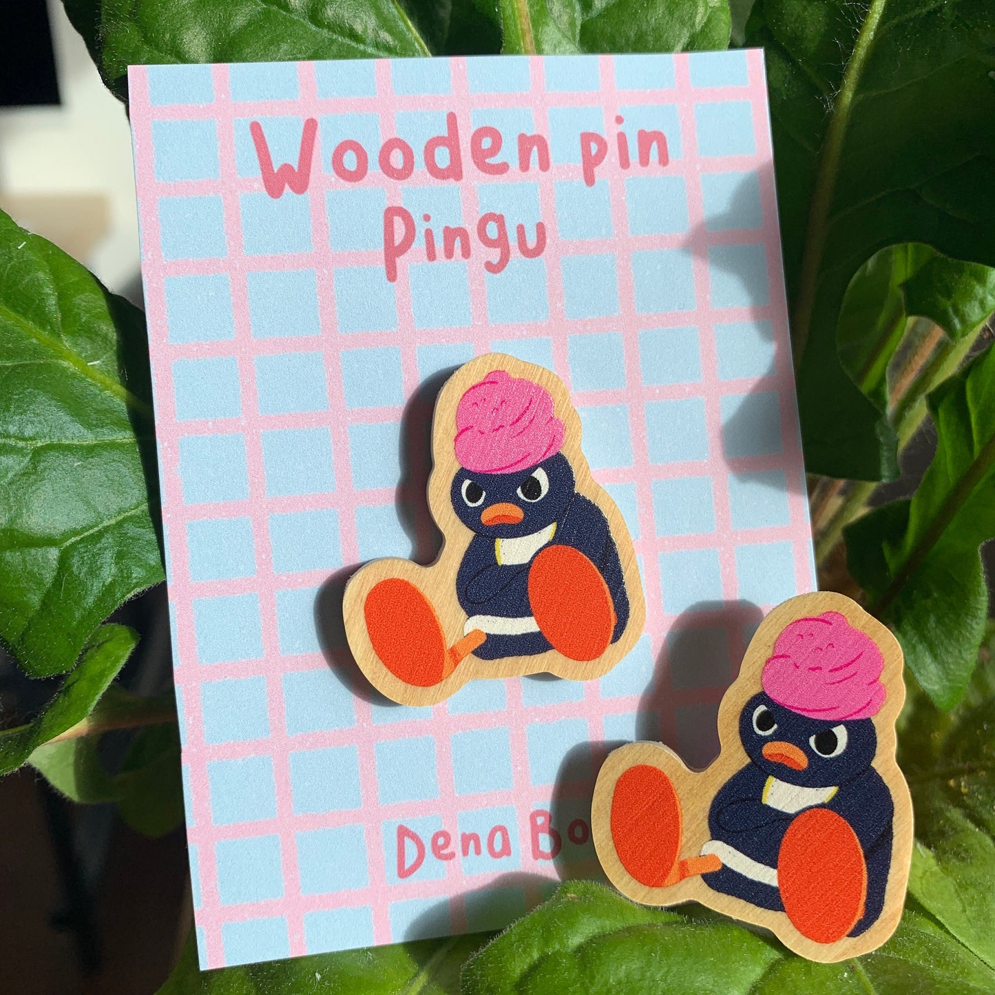 Pin de Madera Pingu enfadado | angry pingu Wooden Pin Badge | Angry Pingu