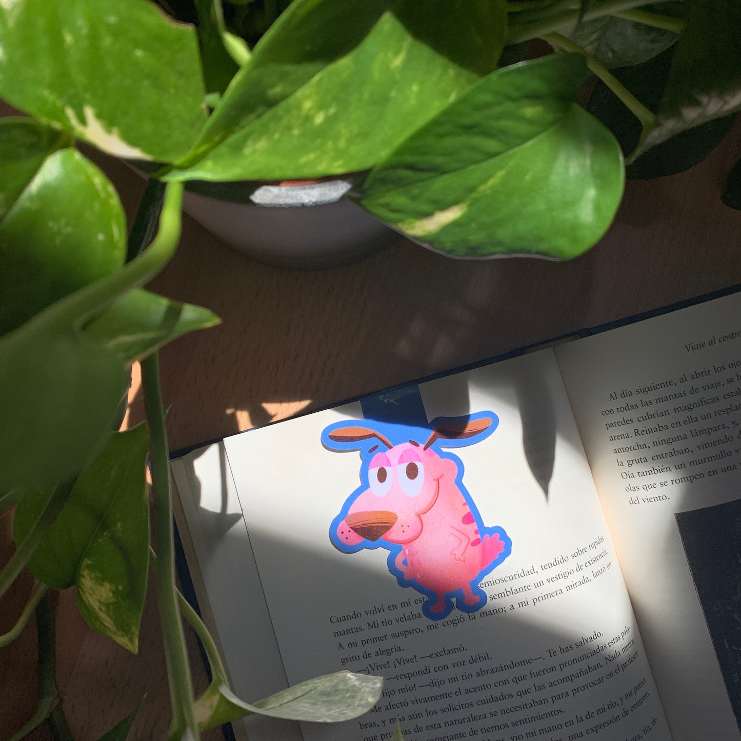 Agallas El Perro Cobarde Marcapáginas: Separador magnético, punto de libro hecho a mano