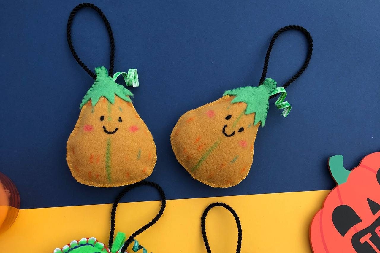 Calabaza Naranja Claro | Adorno de fieltro hecho a mano, diseño original. Decoración Arbol de Navidad Halloween