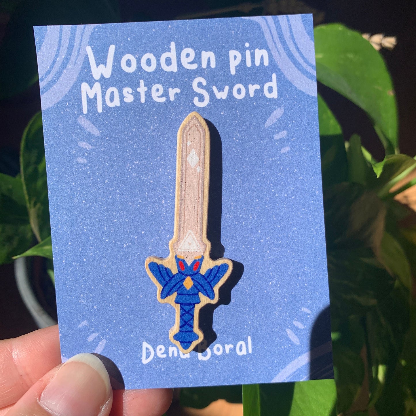 Pin de Madera Zelda Espada | Zelda Master Sword Natural Wooden Pin Badge | ECO Friendly Pine Wood