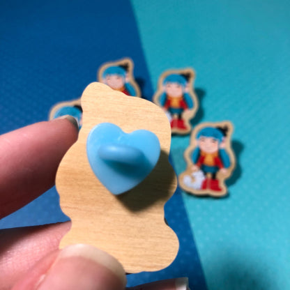 Pin de Madera Hilda | Wooden Pin Inspired Hilda The Series | Pin Original Regalo Eco Friendly Madera Natural