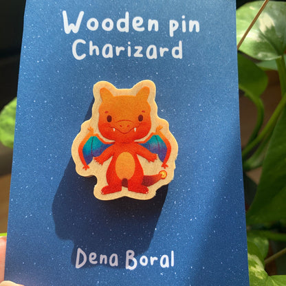 Pin de Madera Charizard-poke | Charizard-Poke Wooden Pin Badge | Charizard Poke