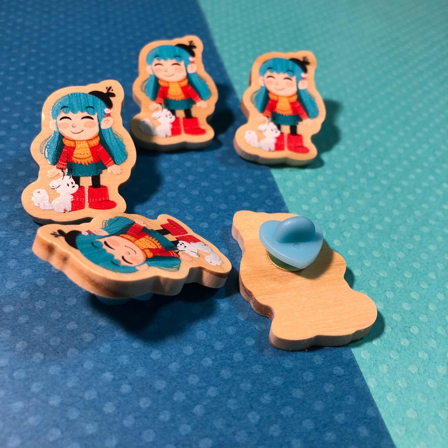 Pin de Madera Hilda | Wooden Pin Inspired Hilda The Series | Pin Original Regalo Eco Friendly Madera Natural