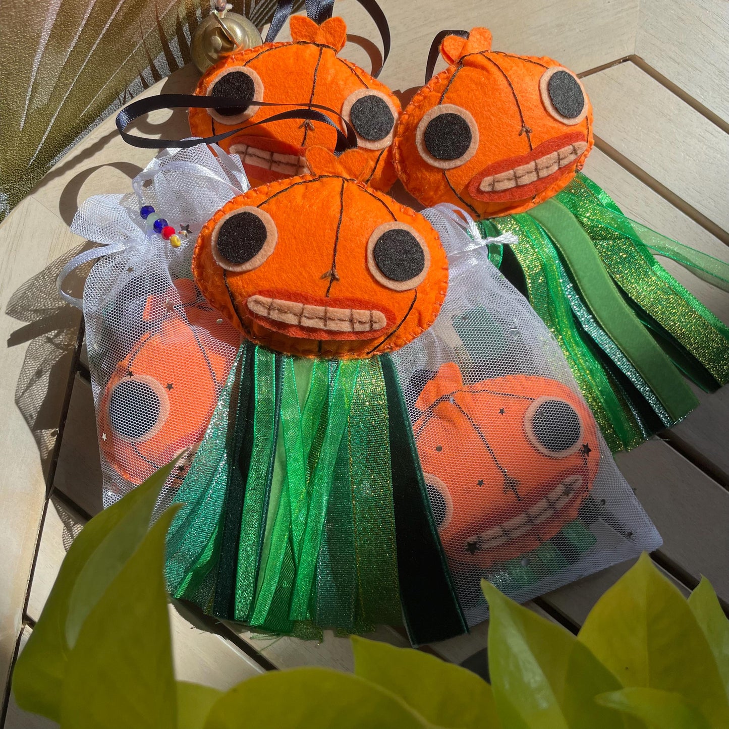 Enoch: Adorno de fieltro hecho a mano, Over The Garden Wall. Decoración para árbol de navidad y Halloween, Más Allá del Jardín