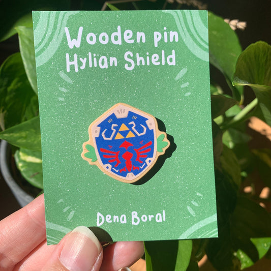 Pin de Madera Zelda Escudo | Zelda Shield Natural Wooden Pin Badge | ECO Friendly Pine Wood