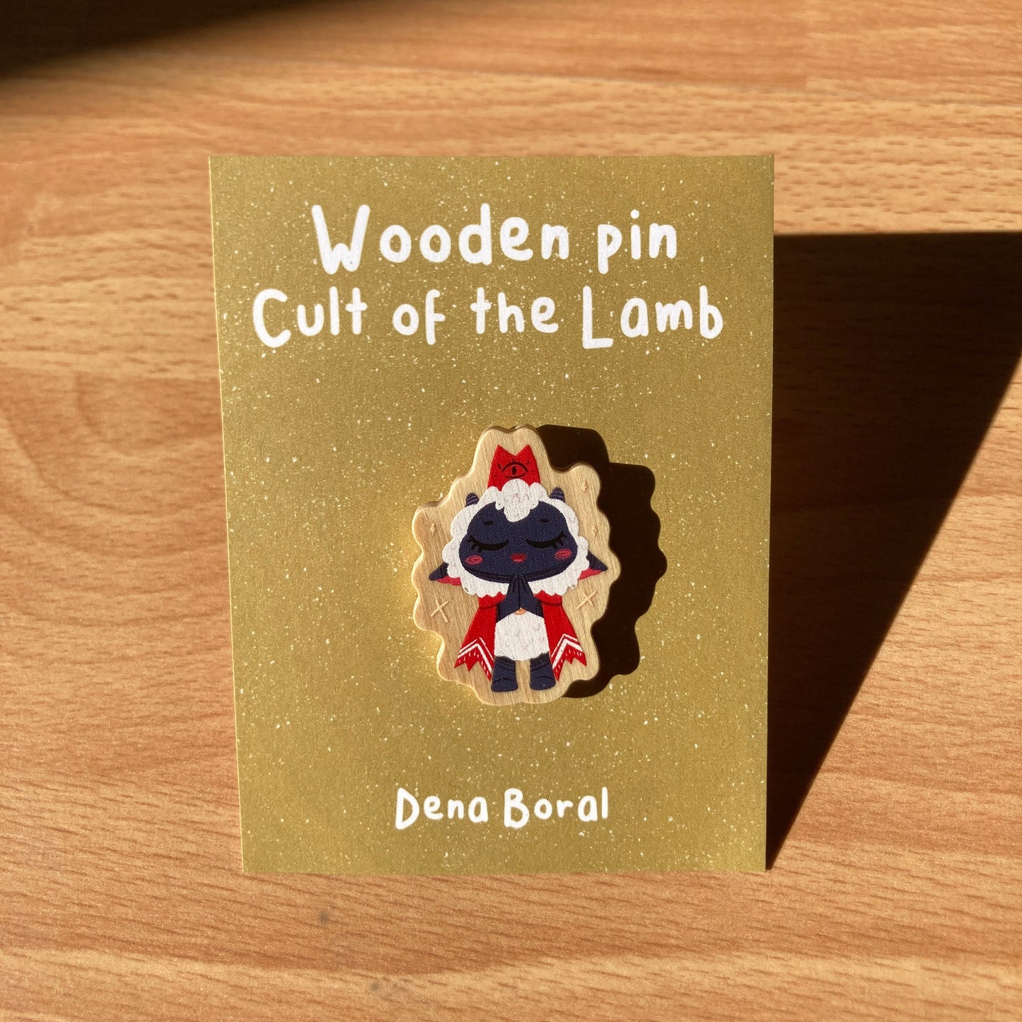 Pin de Madera Cult of the Lamb Ojos cerrados| Wooden Pin Inspired | Pin Original Regalo Eco Friendly Madera Natural