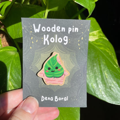 Pin de Madera Kolog verde Zelda | Zelda Green Kolog Natural Wooden Pin Badge | ECO Friendly Pine Wood
