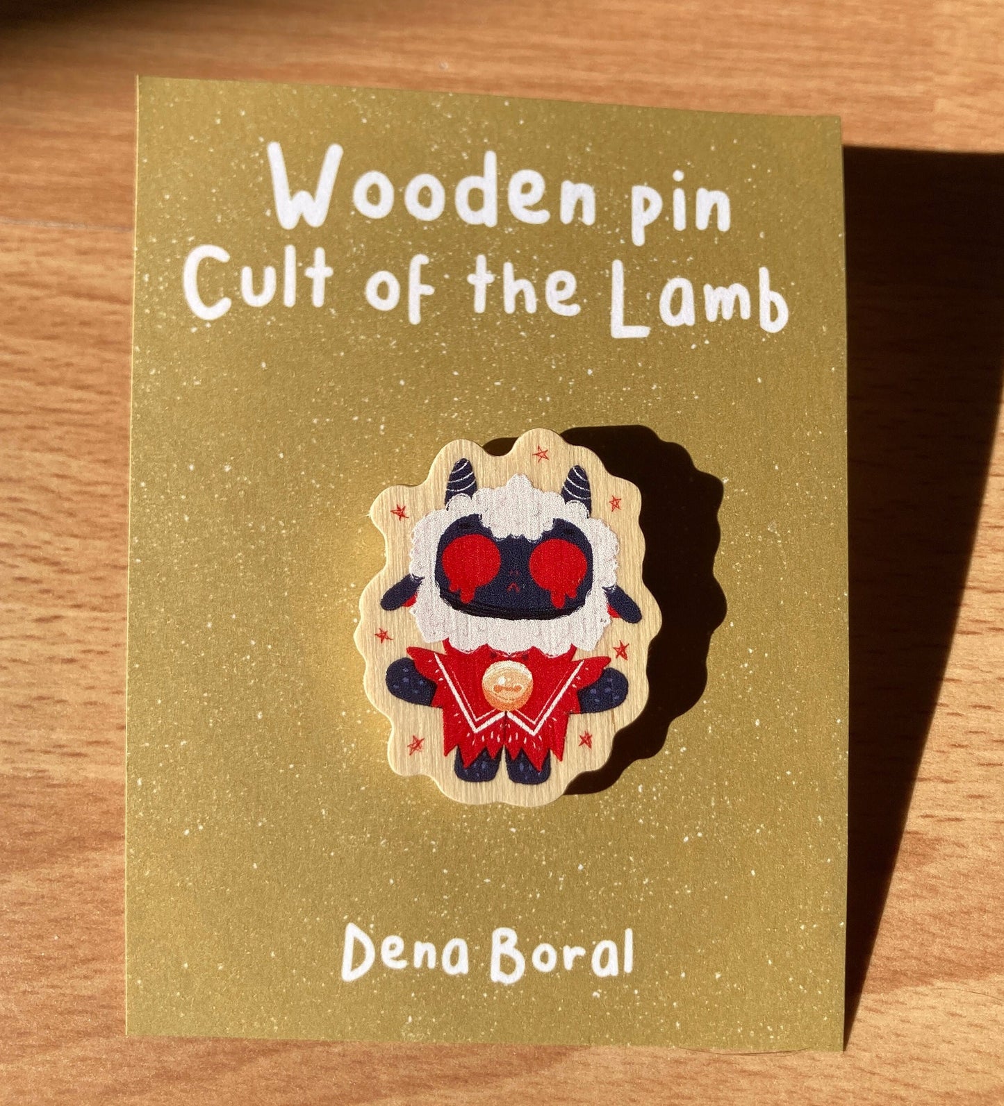 Pin de Madera Cult of the Lamb Ojos rojos| Wooden Pin Inspired | Pin Original Regalo Eco Friendly Madera Natural