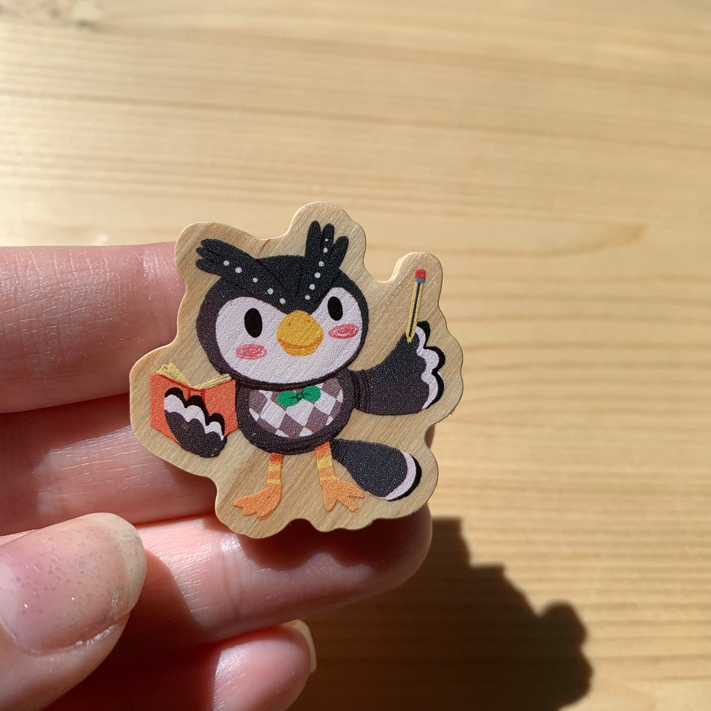 Pin de madera natural, Socrates Animal Crossing New Horizons, Nintendo Switch Blathers