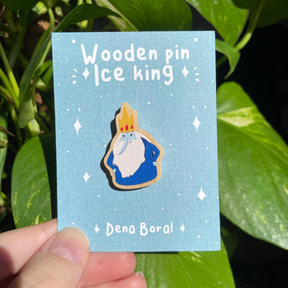 Rey Hielo Pin de madera natural | Madera natural de pino | Colección Hora de Aventuras | Adventure Time Ice King