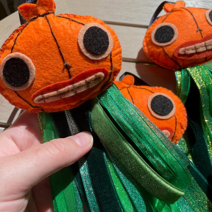 Enoch: Adorno de fieltro hecho a mano, Over The Garden Wall. Decoración para árbol de navidad y Halloween, Más Allá del Jardín