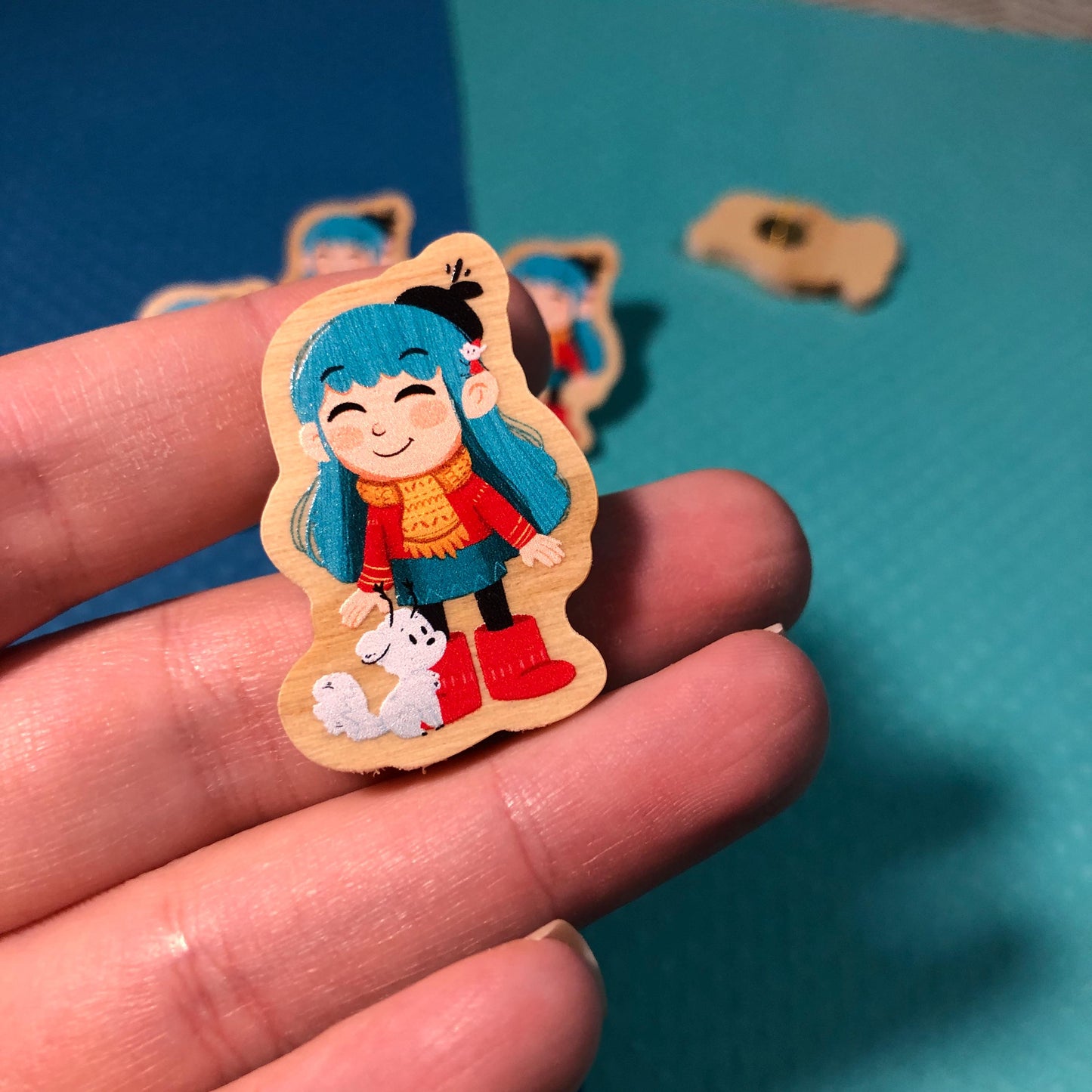 Pin de Madera Hilda | Wooden Pin Inspired Hilda The Series | Pin Original Regalo Eco Friendly Madera Natural