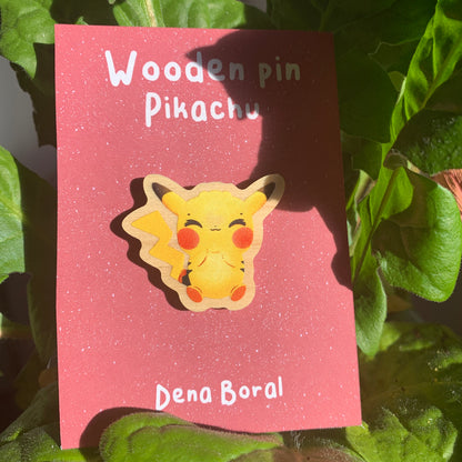 Pin de Madera Pikachu-poke|Pikachu-poke Wooden Pin Badge |
