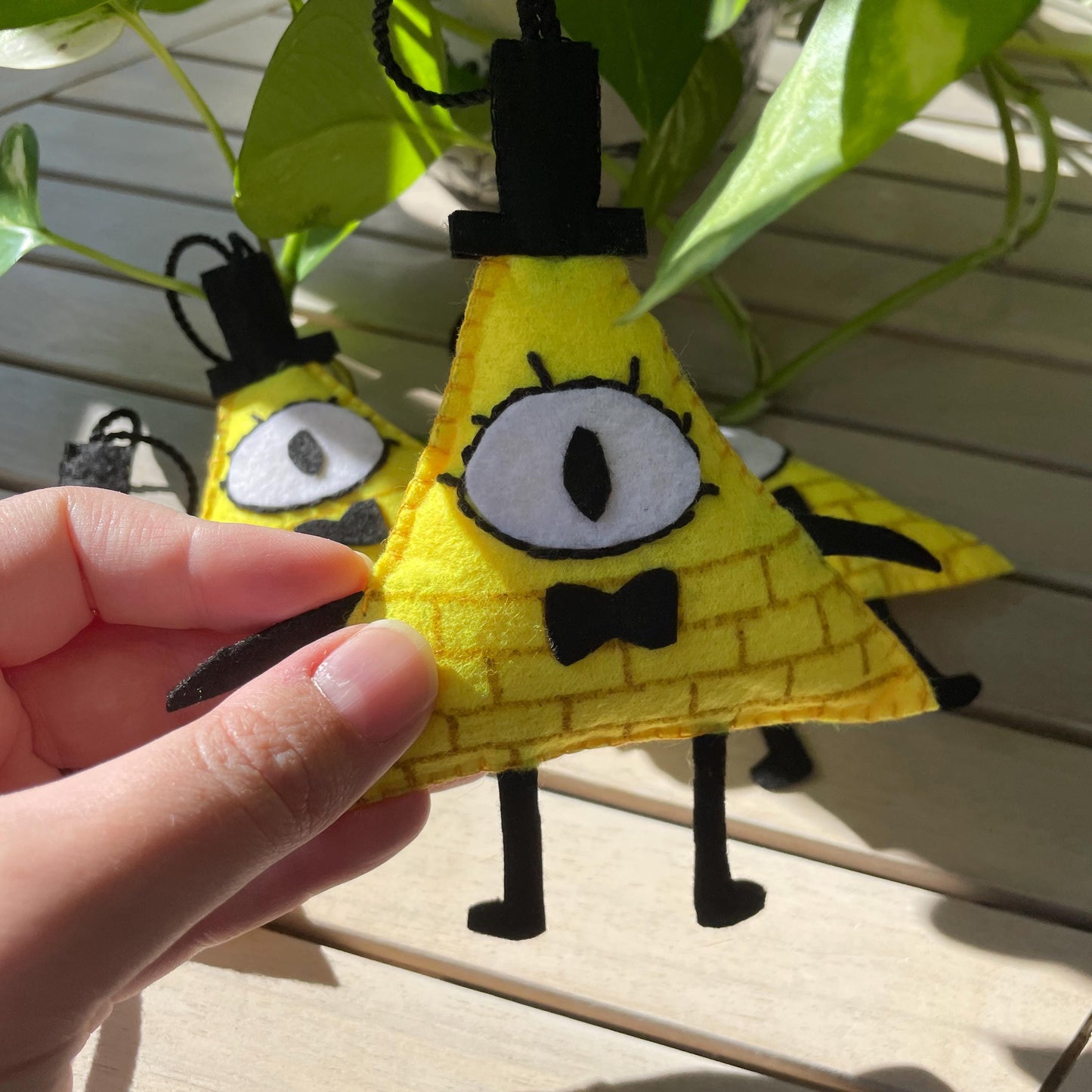 Bill Cipher: Adorno de fieltro hecho a mano, Gravity Falls. Decoración para árbol de navidad y Halloween