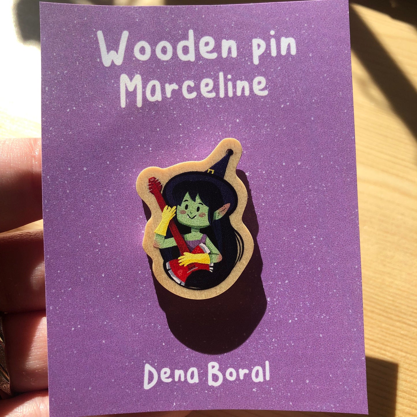Pin de Madera Marceline Hora de Aventuras | Wooden Pin Inspired | Pin Original Regalo Eco Friendly Madera Natural
