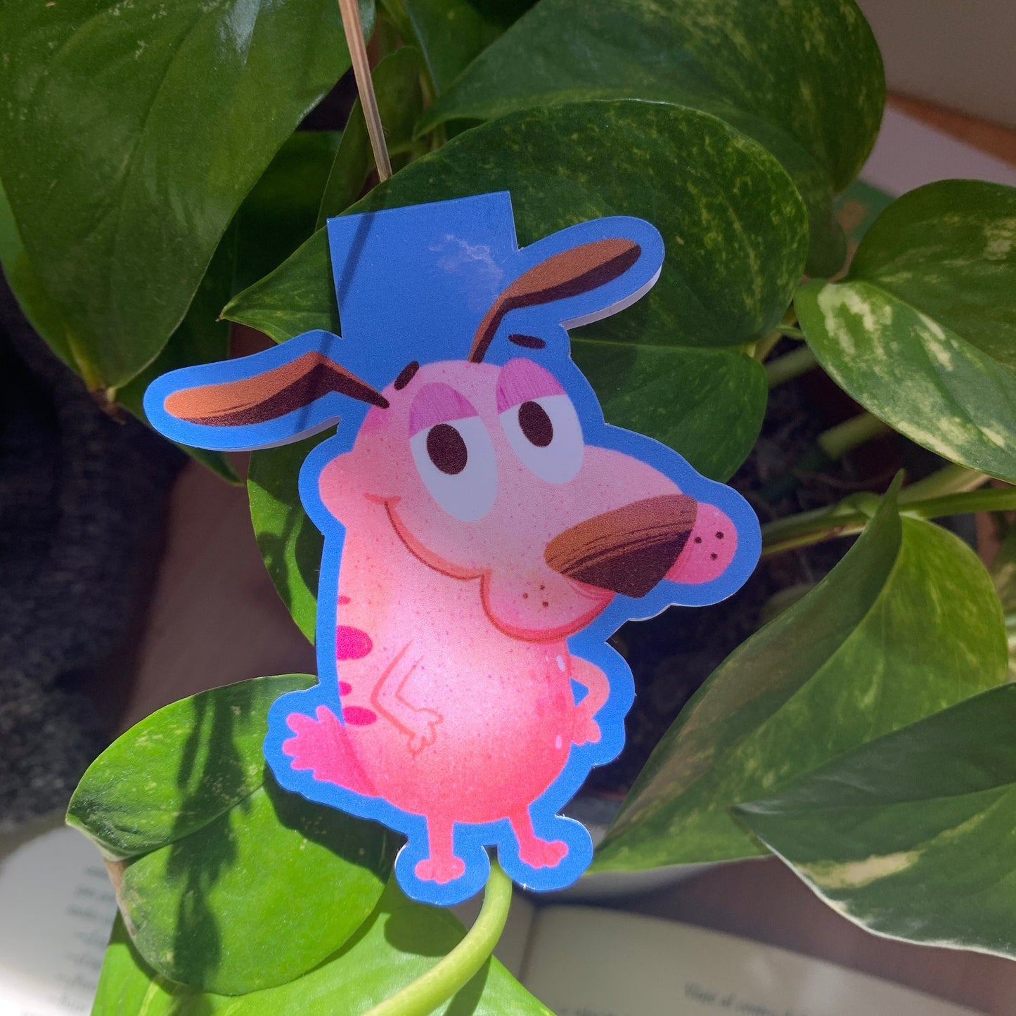 Agallas El Perro Cobarde Marcapáginas: Separador magnético, punto de libro hecho a mano