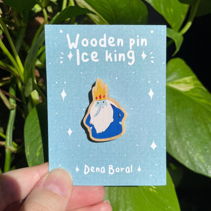 Rey Hielo Pin de madera natural | Madera natural de pino | Colección Hora de Aventuras | Adventure Time Ice King