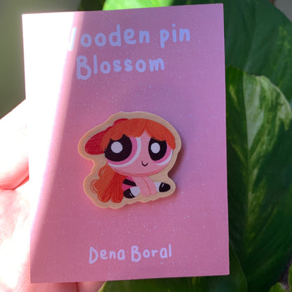 Pin de Madera Pétalo Las Supernenas | Blossom The Powerpuff girls Wooden Pin Badge | Las chicas superpoderosas Petalo