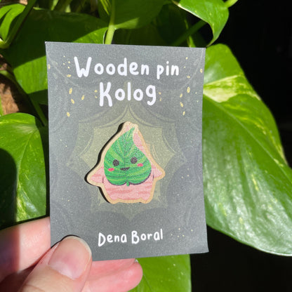 Pin de Madera Kolog verde Zelda | Zelda Green Kolog Natural Wooden Pin Badge | ECO Friendly Pine Wood
