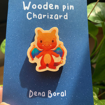 Pin de Madera Charizard-poke | Charizard-Poke Wooden Pin Badge | Charizard Poke