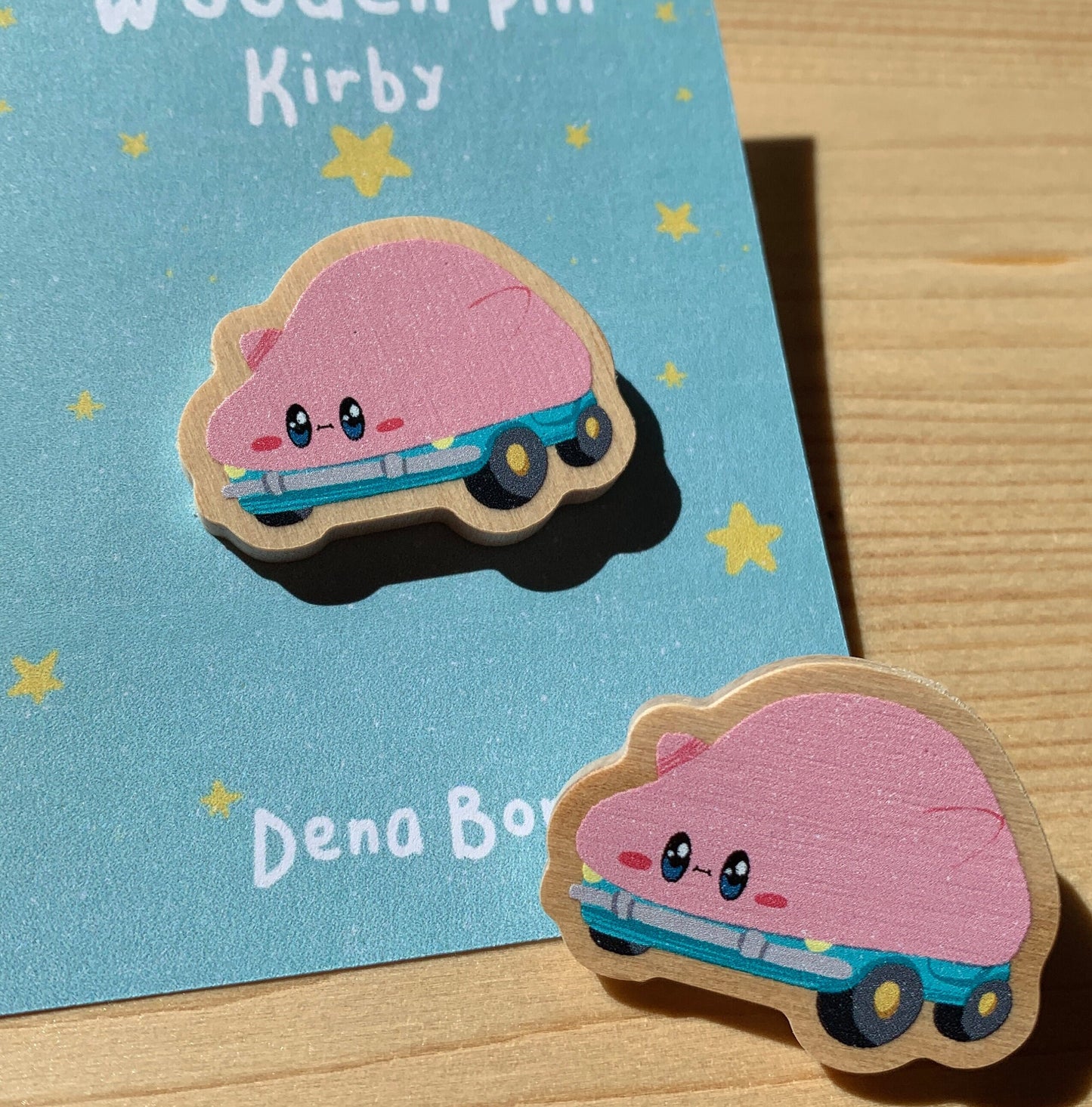 Pin de Madera Kirby Coche | Kirby Car Wooden Pin Inspired | Pin Original Regalo Eco Friendly Madera Natural