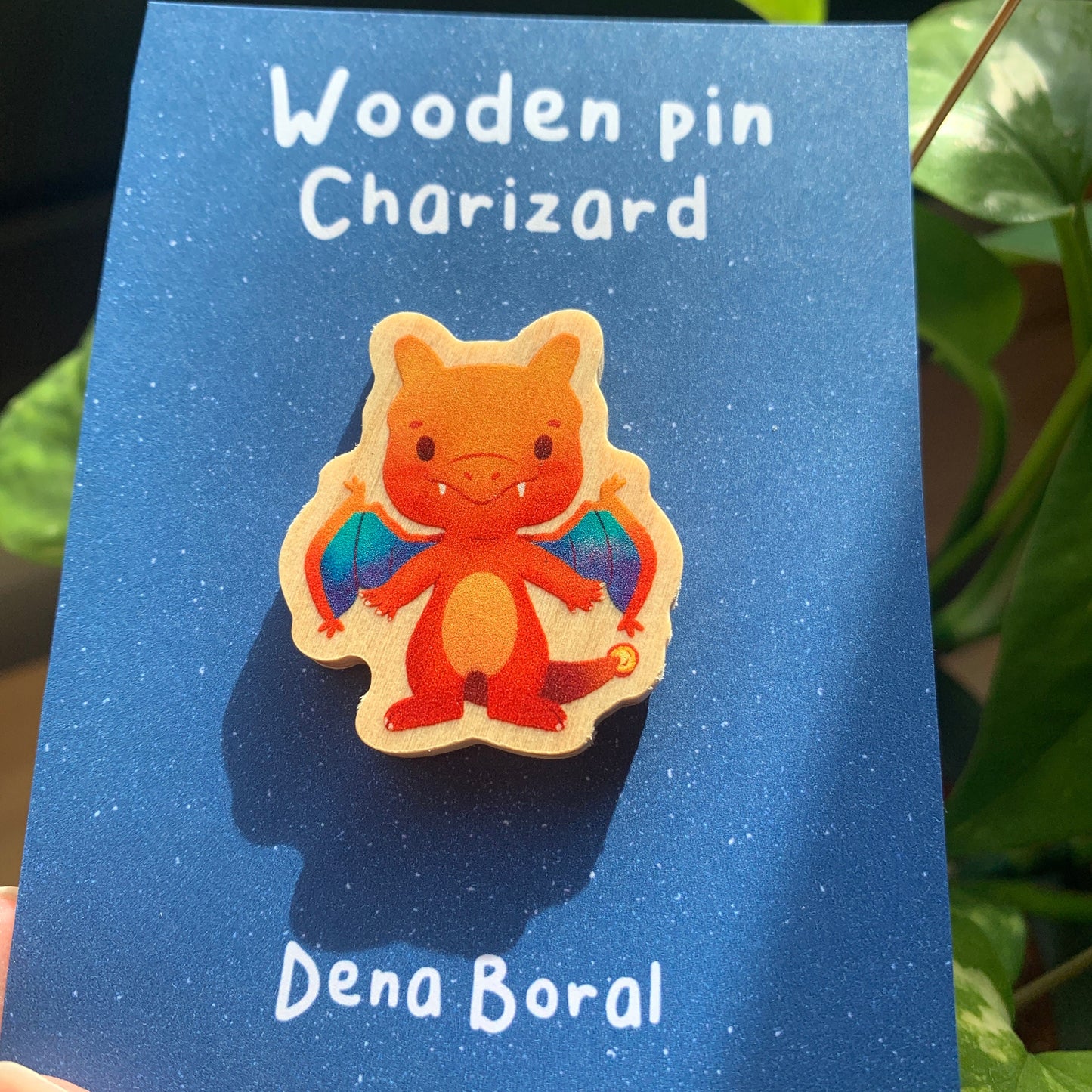 Pin de Madera Charizard-poke | Charizard-Poke Wooden Pin Badge | Charizard Poke