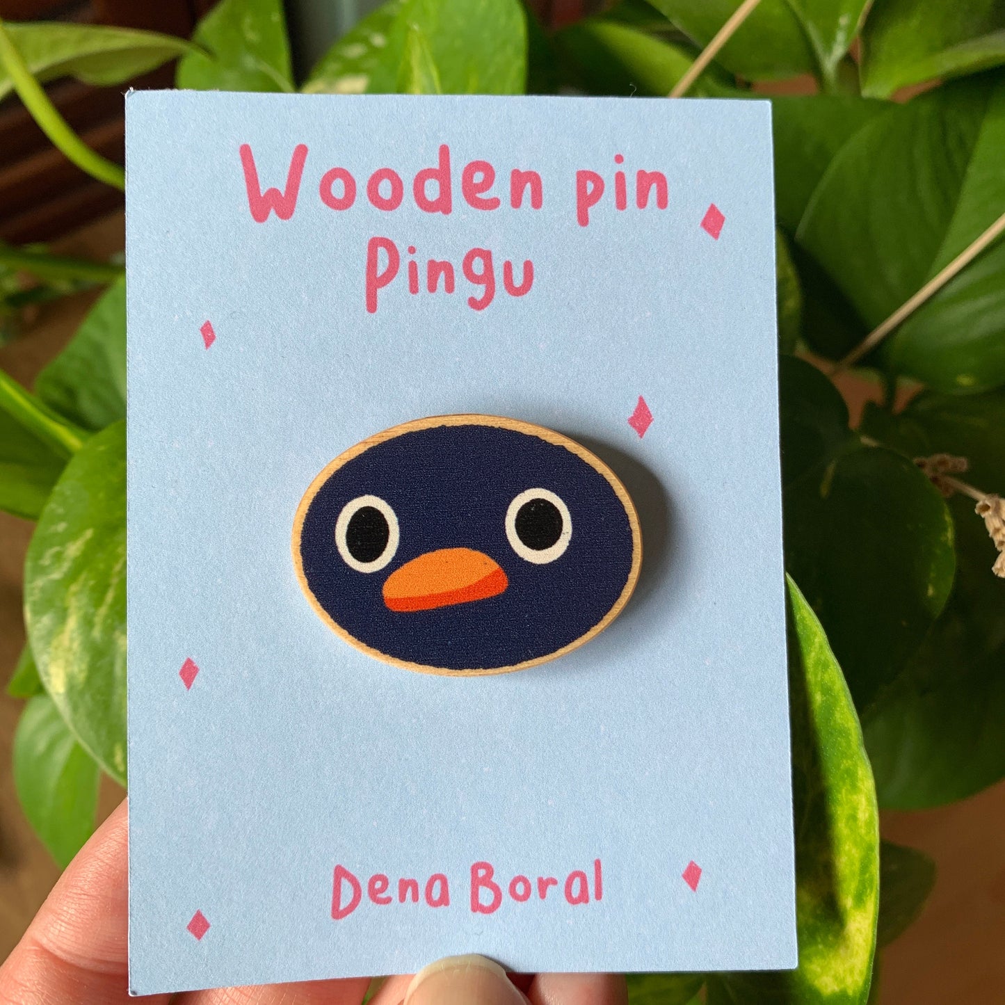 Pin de Madera Pingu Cara | Pingu Face Wooden Pin Badge | Meme Pingu