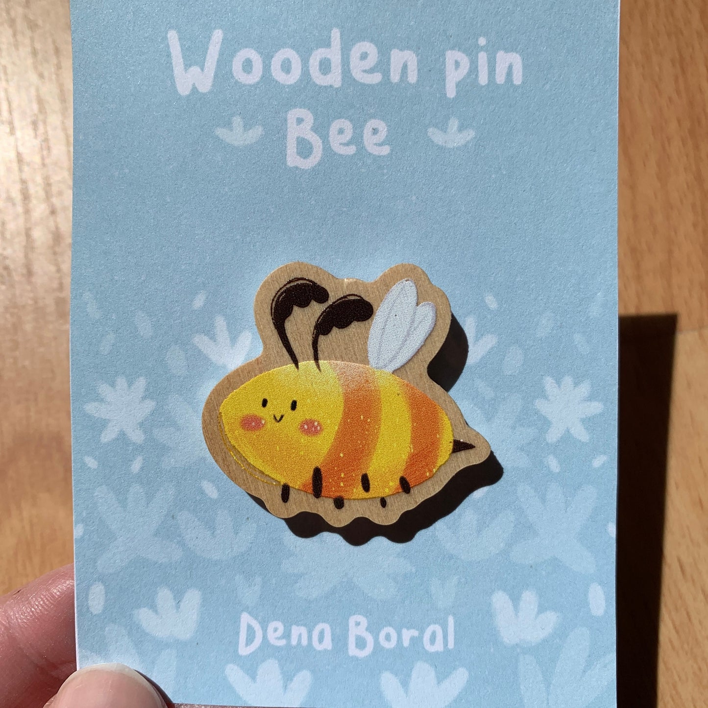 Pin de Madera Abeja | Wooden Pin Arte Original | Pin Regalo Eco Friendly Madera Natural
