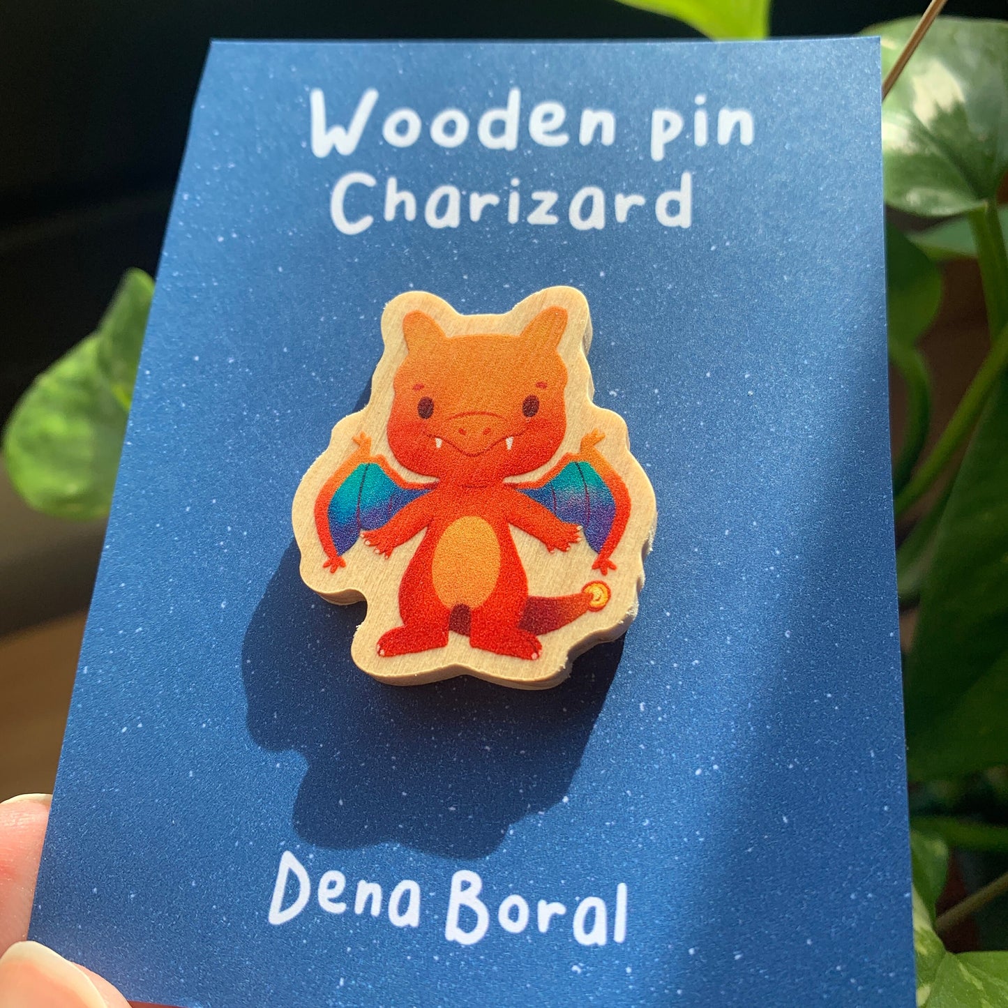 Pin de Madera Charizard-poke | Charizard-Poke Wooden Pin Badge | Charizard Poke