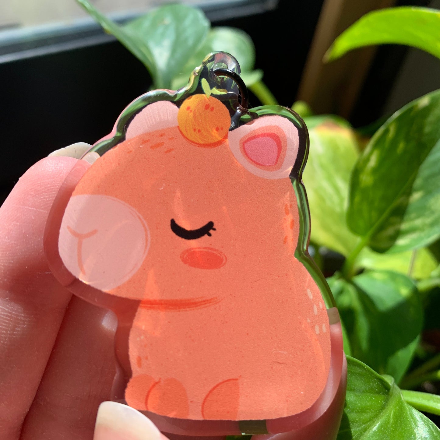 Baby Capybara Keyring: Llavero acrilico epoxy, Colgante llaves mochila