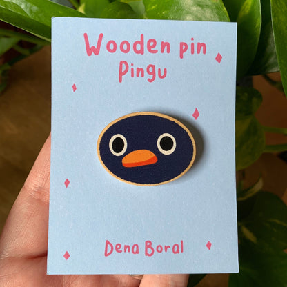 Pin de Madera Pingu Cara | Pingu Face Wooden Pin Badge | Meme Pingu