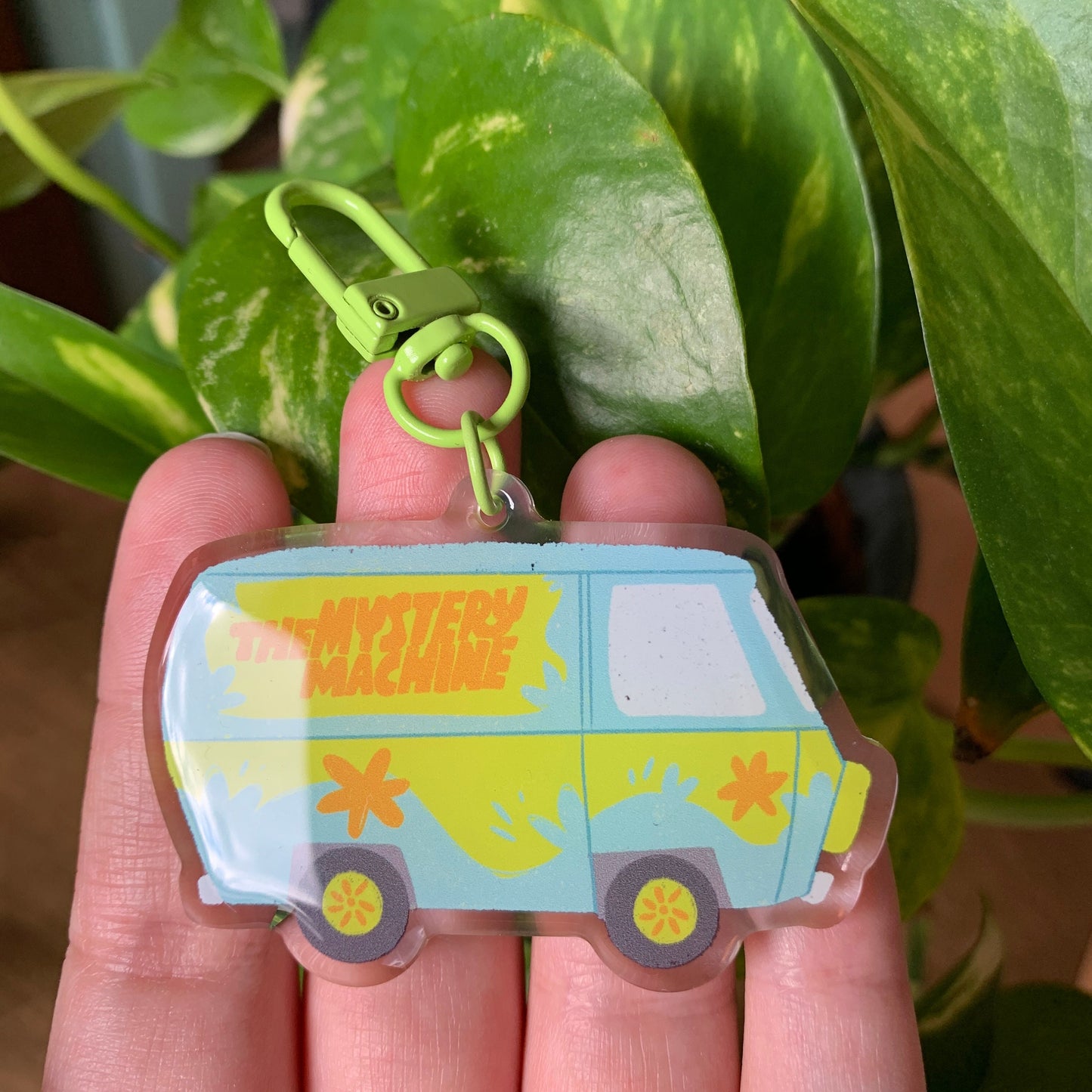 The Mistery Machine Keyring: Llavero acrilico epoxy | Colgante regalo llaves mochila | Furgoneta Scooby
