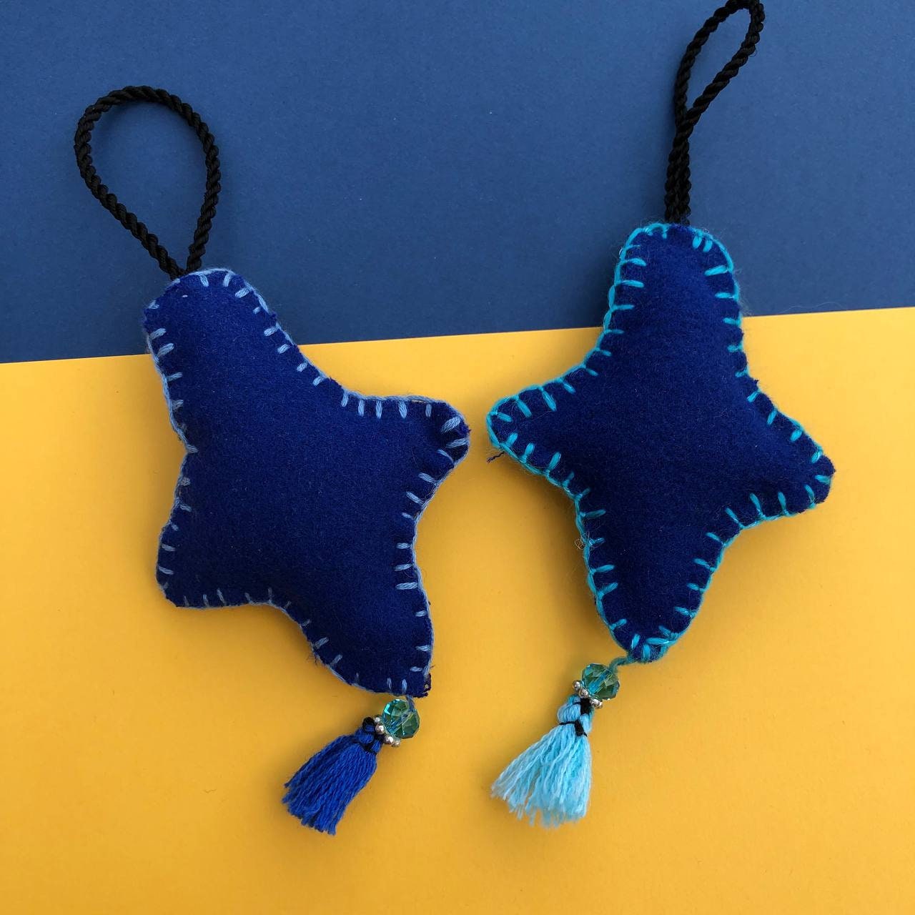 Estrellita | Adorno de fieltro hecho a mano, diseño original. Decoración Arbol de Navidad