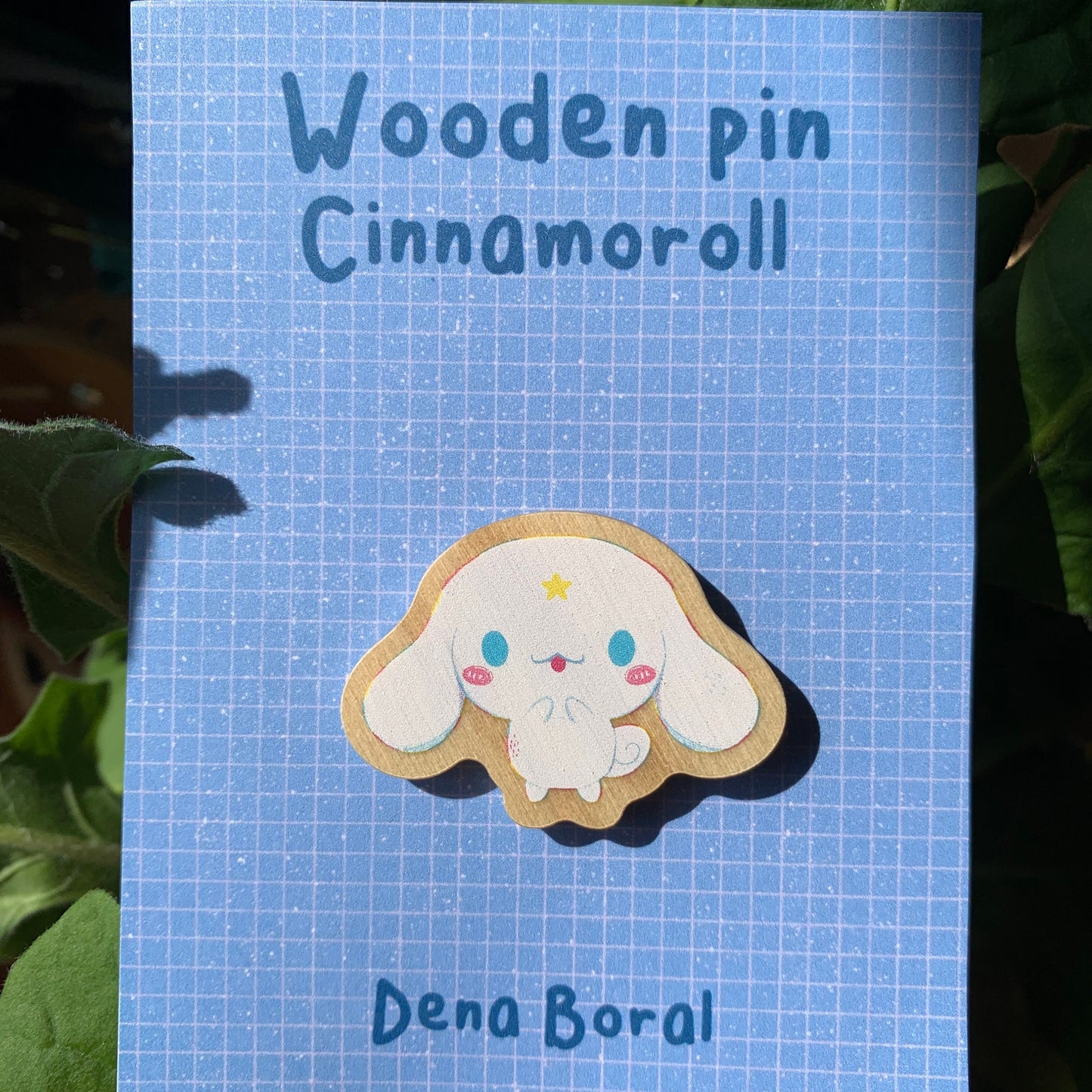 Pin de Madera Cinnamoroll | Cinnamoroll Wooden Pin Badge | Cinnamoroll