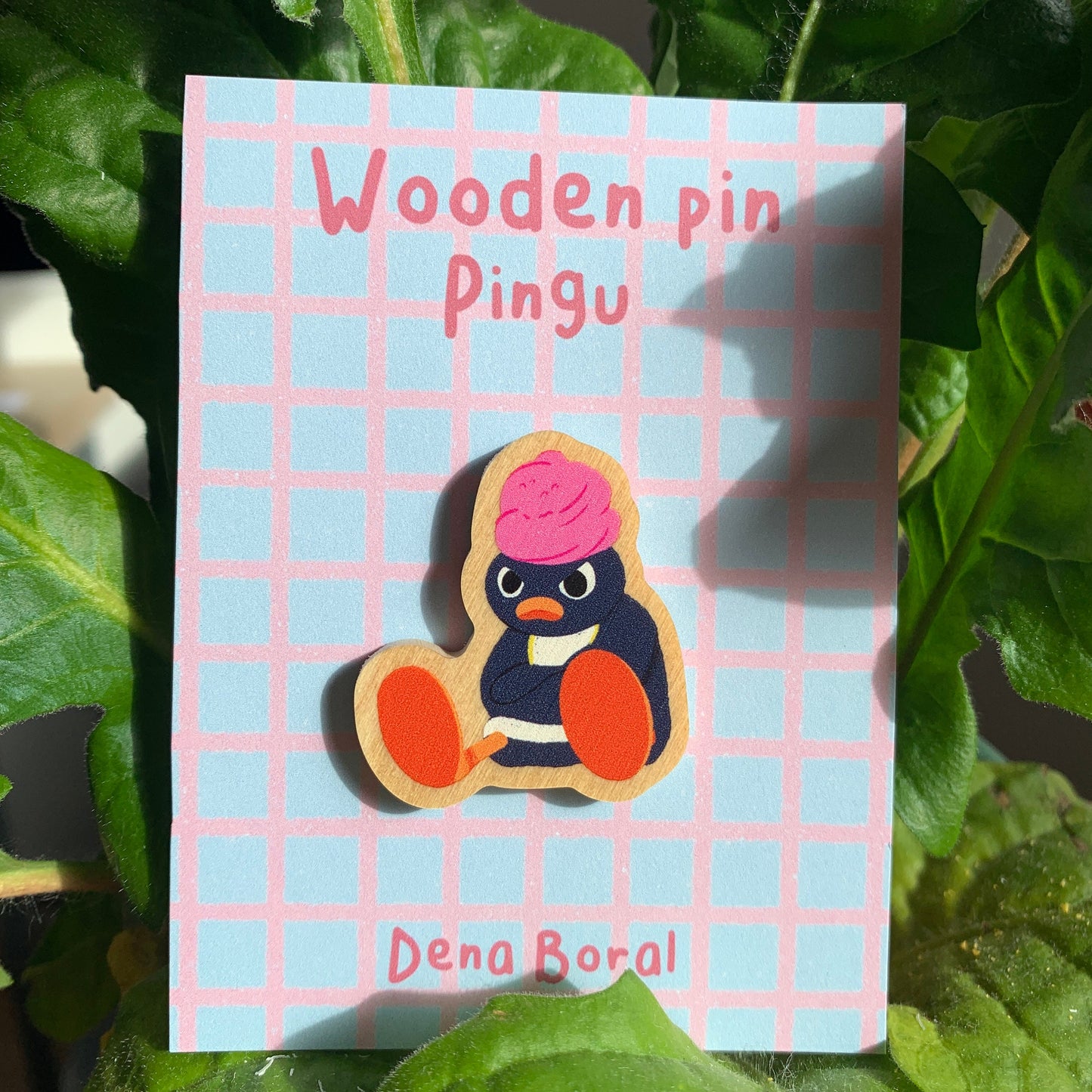 Pin de Madera Pingu enfadado | angry pingu Wooden Pin Badge | Angry Pingu