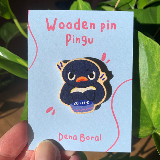 Pin de Madera Pingu Hambriento | Hungry Pingu Wooden Pin Badge | Meme Pingu