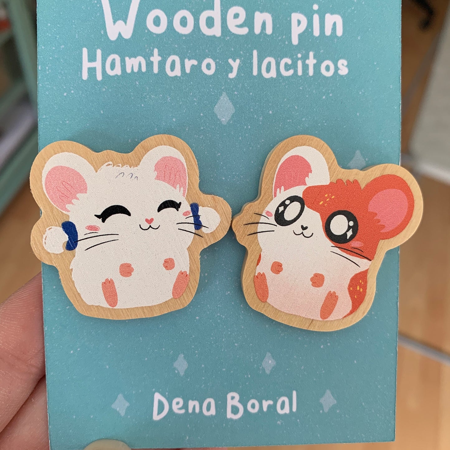2 Pin Pack Hamtaro y Lacitos Bijou Pin de Madera Natural Ecofriendly Broche Mochila