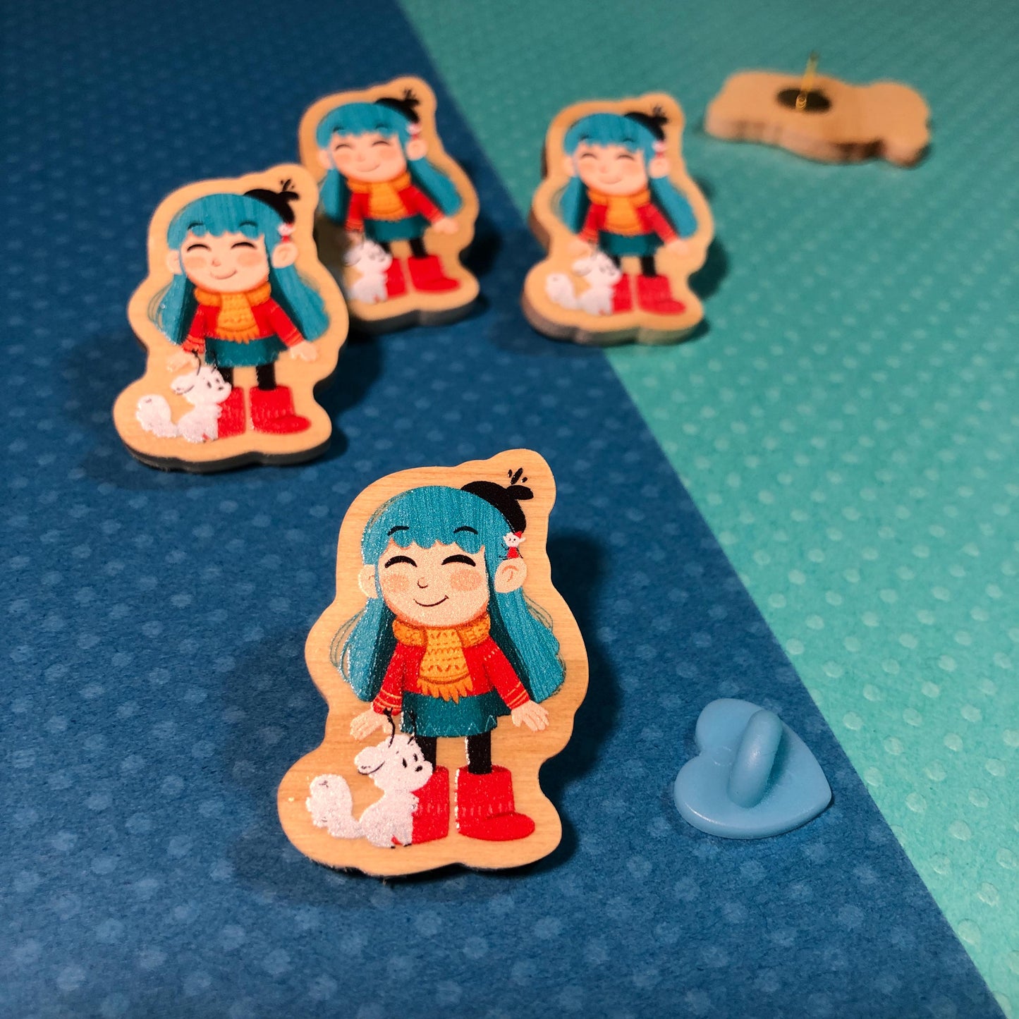 Pin de Madera Hilda | Wooden Pin Inspired Hilda The Series | Pin Original Regalo Eco Friendly Madera Natural