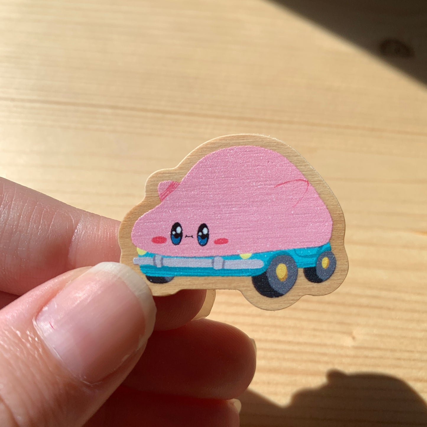Pin de Madera Kirby Coche | Kirby Car Wooden Pin Inspired | Pin Original Regalo Eco Friendly Madera Natural