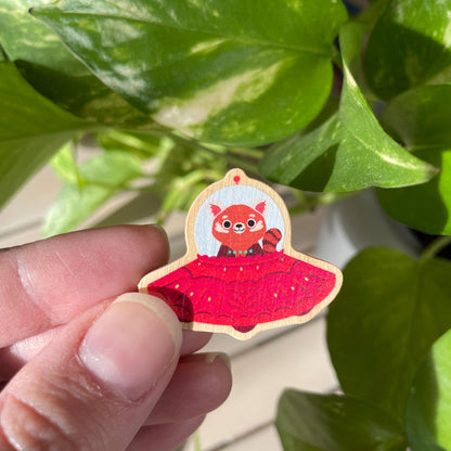 Pin de Madera UFO. Diseño sorpresa (7 modelos diferentes) | Wooden Pin Arte Original | Pin Regalo Eco Friendly Madera Natural