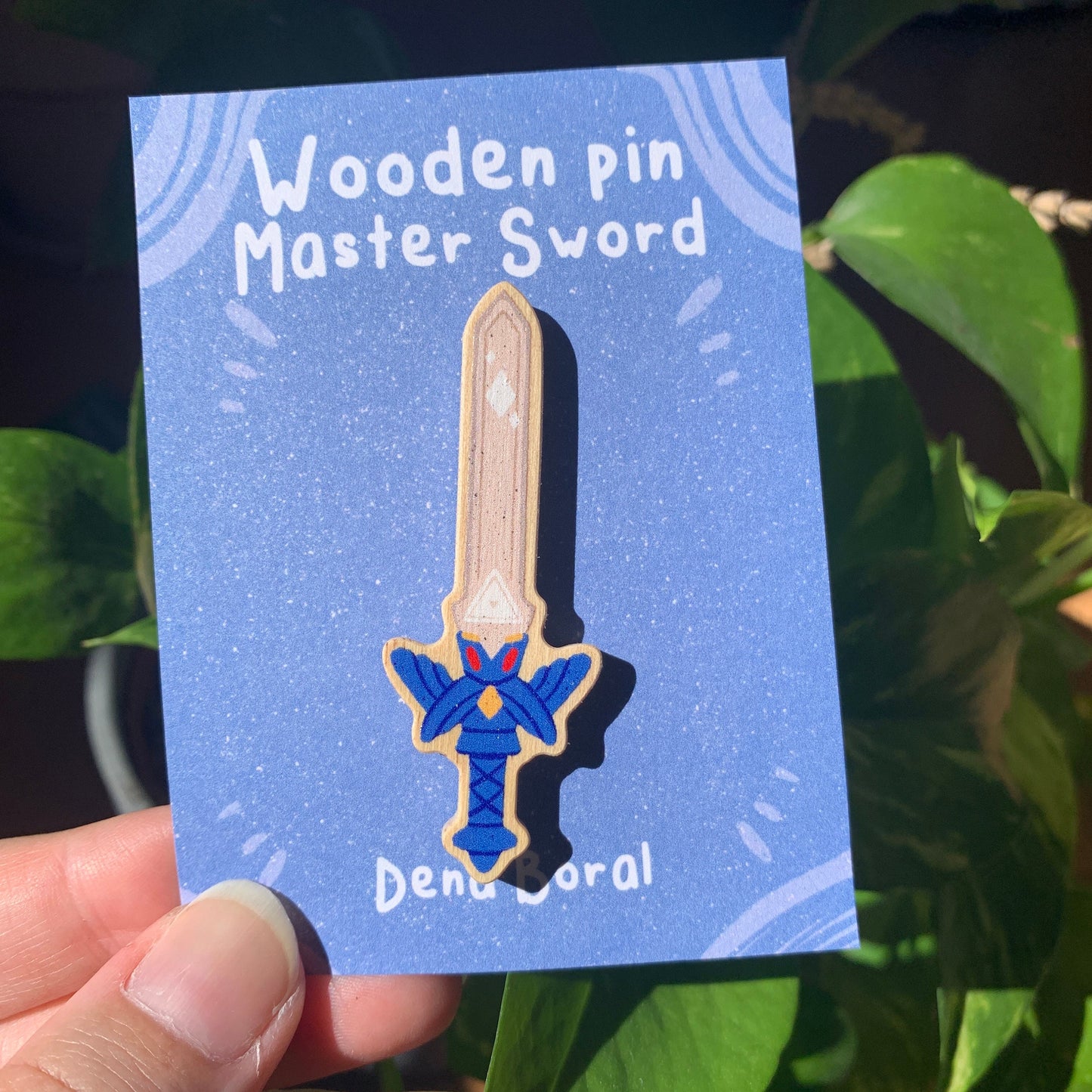 Pin de Madera Zelda Espada | Zelda Master Sword Natural Wooden Pin Badge | ECO Friendly Pine Wood